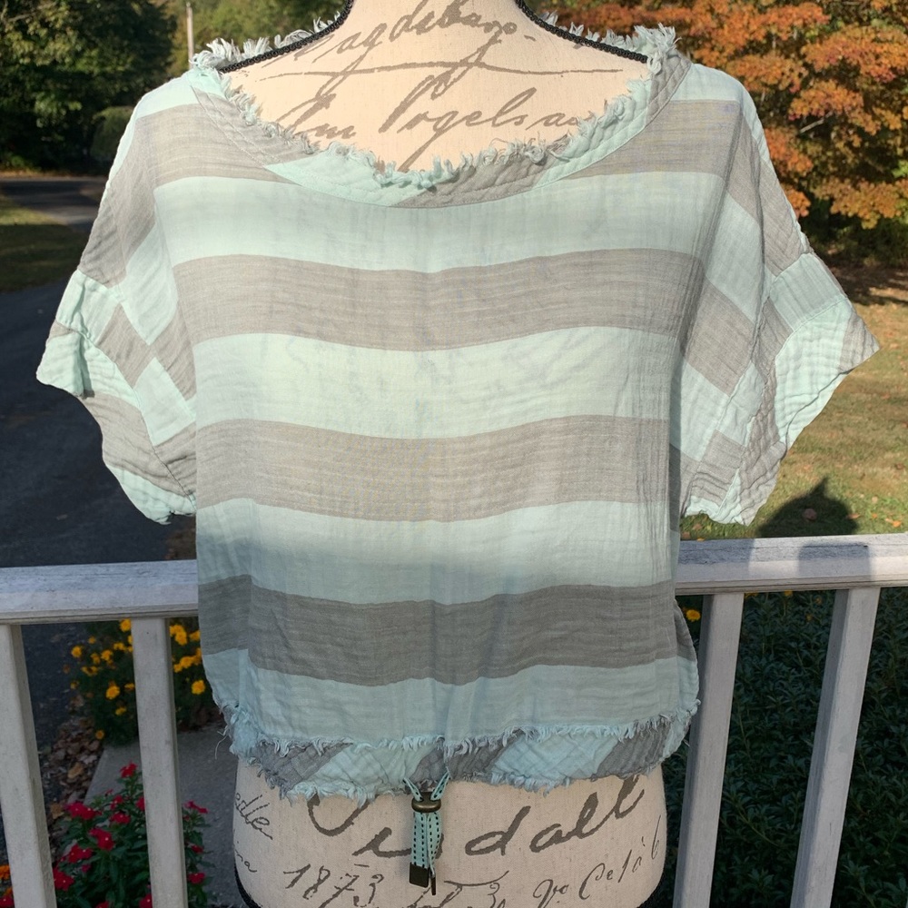 Anthropologie Akemi + Kin Shirt